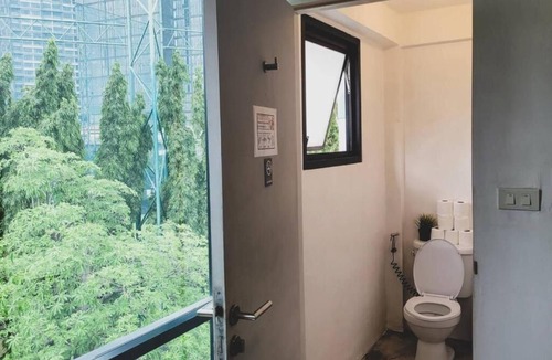 Sukhumvit Hostel | HOLY SHEET Hostel