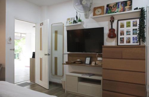 Lat Krabang House | Homeku Guesthouse Room 2 near airport at Latkrabang