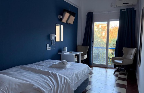 Aegina Town Hotel | Hotel Avra
