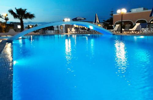 Fira Hotel | Hotel Lodos