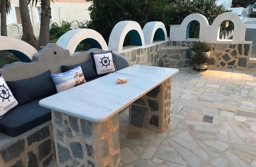 Fira Hotel | Hotel Lodos