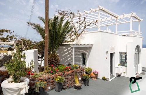 Finikia Hotel | Hotiday Santorini Seafront