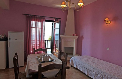 Lefokastron Apartment | House in Lefokastro - in front of the beach + Wi-Fi #3