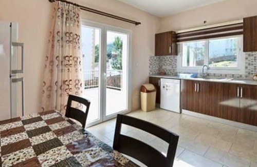 Kyrenia Villa | House with Shared Pool and Terrace 9 min to Beach