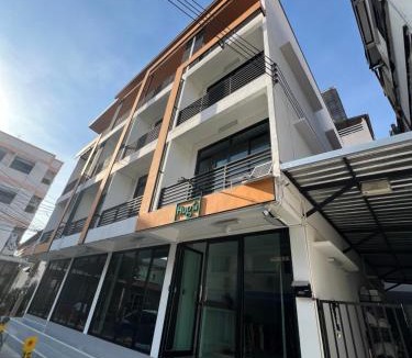 Bueng Kum Hotel | Hug14 Hotel