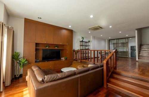 Chong Nonsi House | Huge townhome in Bangkok CBD I 4BR 6Bath
