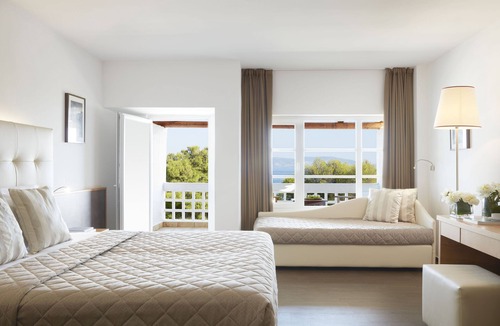 Plepi Hotel | Hydra Beach Resort