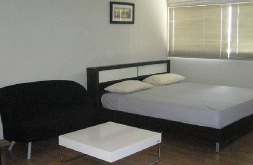 Ban Mai Bed & Breakfast | Impact Challenger Muang Thong Thani Apartment