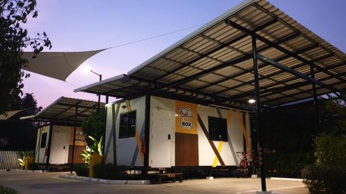 Chum Saeng Hotel | Innbox