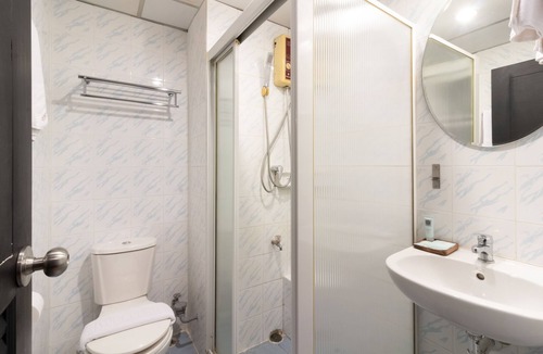 Bang Rak Hotel | Intown Residence