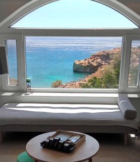 Pefki House | ISALO Villa