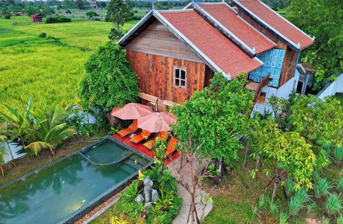 Sangkat Sla Kram Villa | Isann Lodge Private Pool Villa