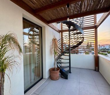 Adelianos Kampos Apartment | Isla Luxury Apartments - Private Rooftop with Hot tub - 100m from Beach