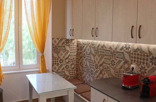 Rhodes Town Apartment | Italian flair with sea view!