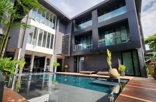 Wua Lai Hotel | iWualai Hotel