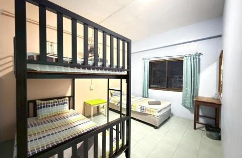 Ao Nang Hostel | J Home