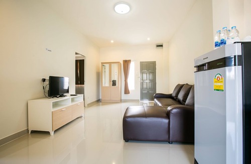 Phetchaburi Hotel | J-House Phetchaburi