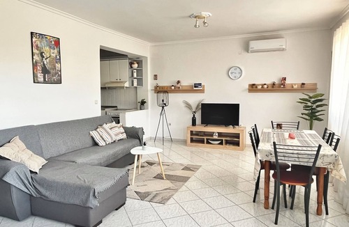 Thermaikos Apartment | Jacques Boutique Suite – Spacious 2-Bedroom Apartment with Large Outdoor & BBQ