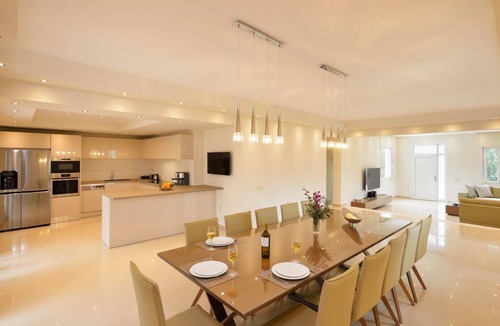 Souda Villa | Jacuzzi -BBQ-Big pool - Walk to beach & grocery store