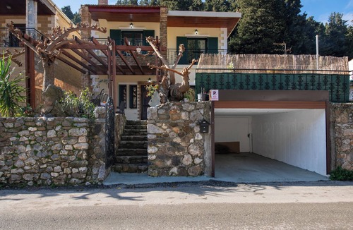 Katochori Villa | Jacuzzi Villa Nena