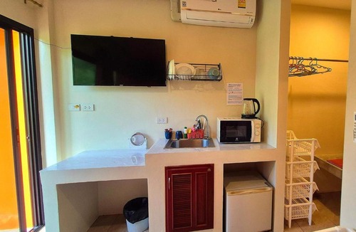 Ban Saiyuan Apartment | Jasmine Seaview 'B' Friendly Guest House