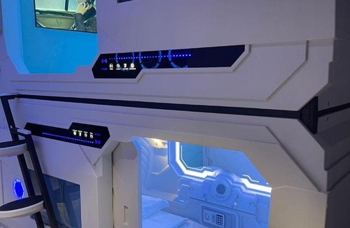 Mittakpheap Hotel | Jianpuke Space Capsule Backpacker Hostel