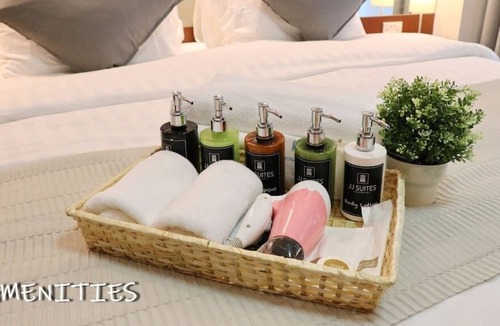 Nana House | JJ SUITES · Large Renov@ted Suite 3BDR/6 Per, Nightlife Soi 11