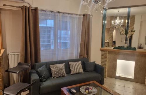 Petralona Apartment | JOHN BEAUTY 50m2, METRO and ACROPOLIS 5'