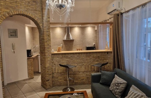 Petralona Apartment | JOHN BEAUTY 50m2, METRO and ACROPOLIS 5'
