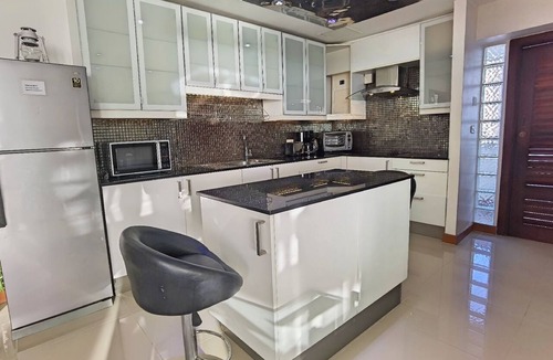 Jomtien Apartment | Jomtien beach center point, direct sea-view, THE best location!