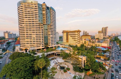 Jomtien Apartment | Jomtien beach center point, direct sea-view, THE best location!