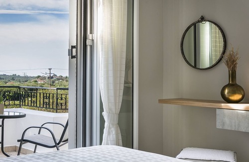Mazarakata Apartment | Julia's Boutique Suites, Travliata, Cephallonia