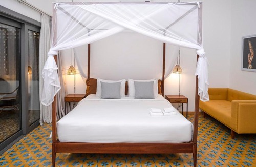 Daun Penh Hotel | Jungle Addition