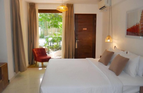 Daun Penh Hotel | Jungle Addition