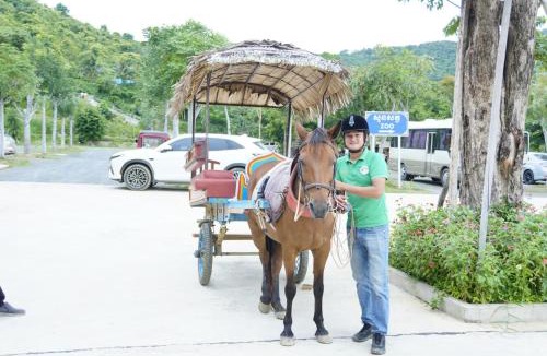 Samraong Tong Hotel | Kakse Teschor Mong Reththy Senchey
