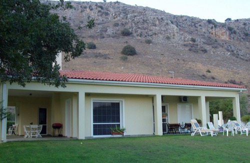 Larissos Villa | Kalogria West Peloponnese "VILLA ΜΑΝOLIA "