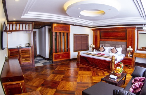 Stueng Saen Hotel | Kampong Thom Palace Hotel