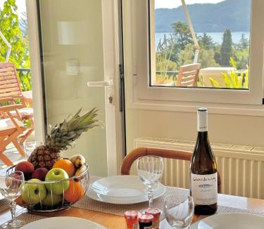 Karavomylos Apartment | Kate's Place Apartment, 5' walk from the beach