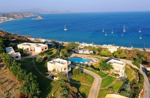 Kefalos Apartment | Kefalosbay Residence apartment floor & pool & panorama on Kefalos Bay