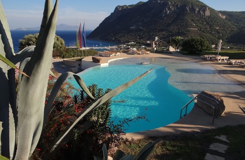 Kefalos Apartment | Kefalosbay Residence apartment floor & pool & panorama on Kefalos Bay