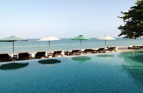 Khanom Hotel | Khanom Golden Beach Hotel