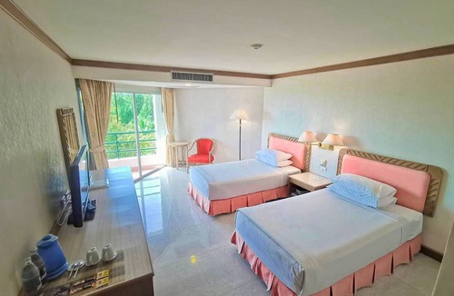 Khanom Hotel | Khanom Golden Beach Hotel