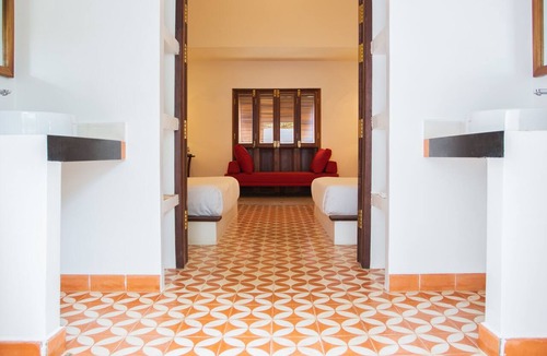 Kampot Hotel | Khla Lodge Quad Family room - Pool View