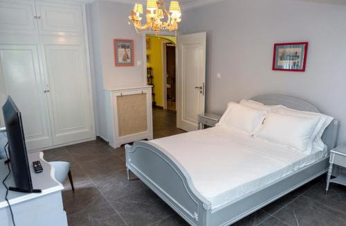 Kifisia Apartment | Kifissia 50's designer house