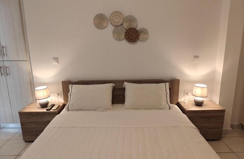 Finikia Apartment | Kiklamino Sunset Suites