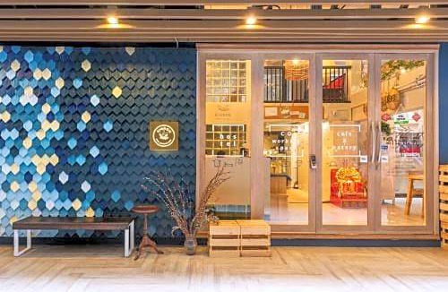 Silom Hostel | Kinnon Deluxe Hostel Coworking Cafe