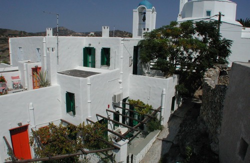 Skiros Apartment | Kochylia trad. House 3 (cypress green) in a central, quiet location