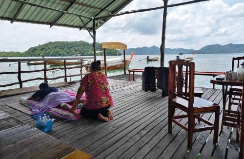 Nuea Khlong House | Koh Jum Family Homestay