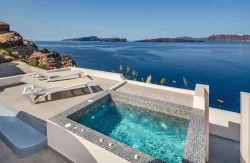 Akrotiri Hotel | Kokkinos Villas