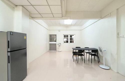 Samut Sakhon House | KoKo House, 500m the Pink Line MRT, Near Airport